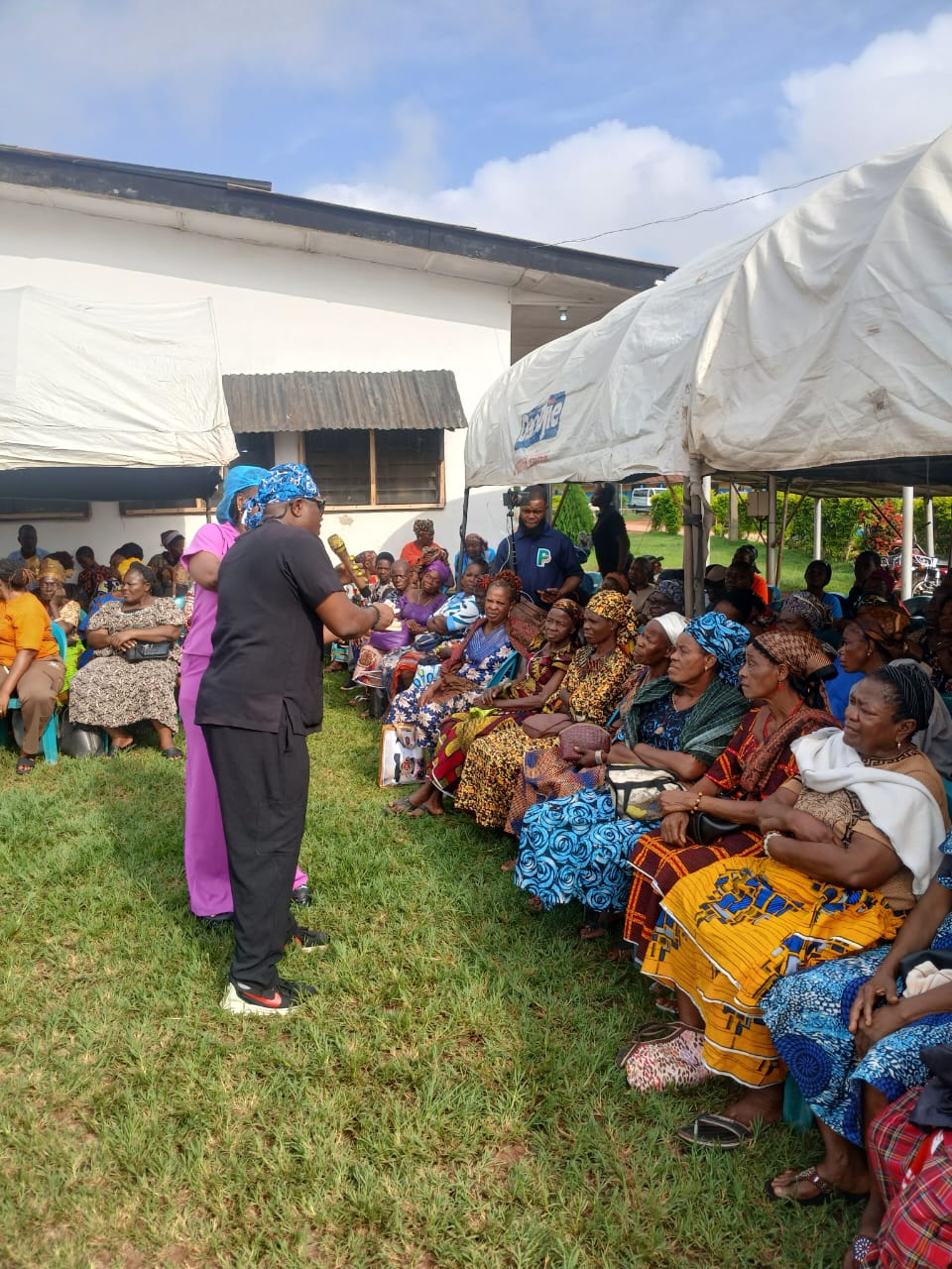 Uromi Outreach — Dental screening and treatment for community members (Photo 27)
